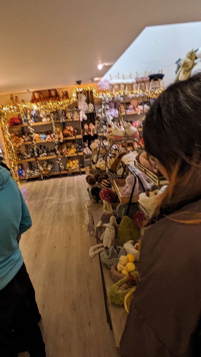 hells_waltz's tweet photo. i arrived at jellycat heaven 
(*´꒳`*)ɞ .｡✧･ﾟ:* ~♡ https://t.co/BgkP4KpzHT