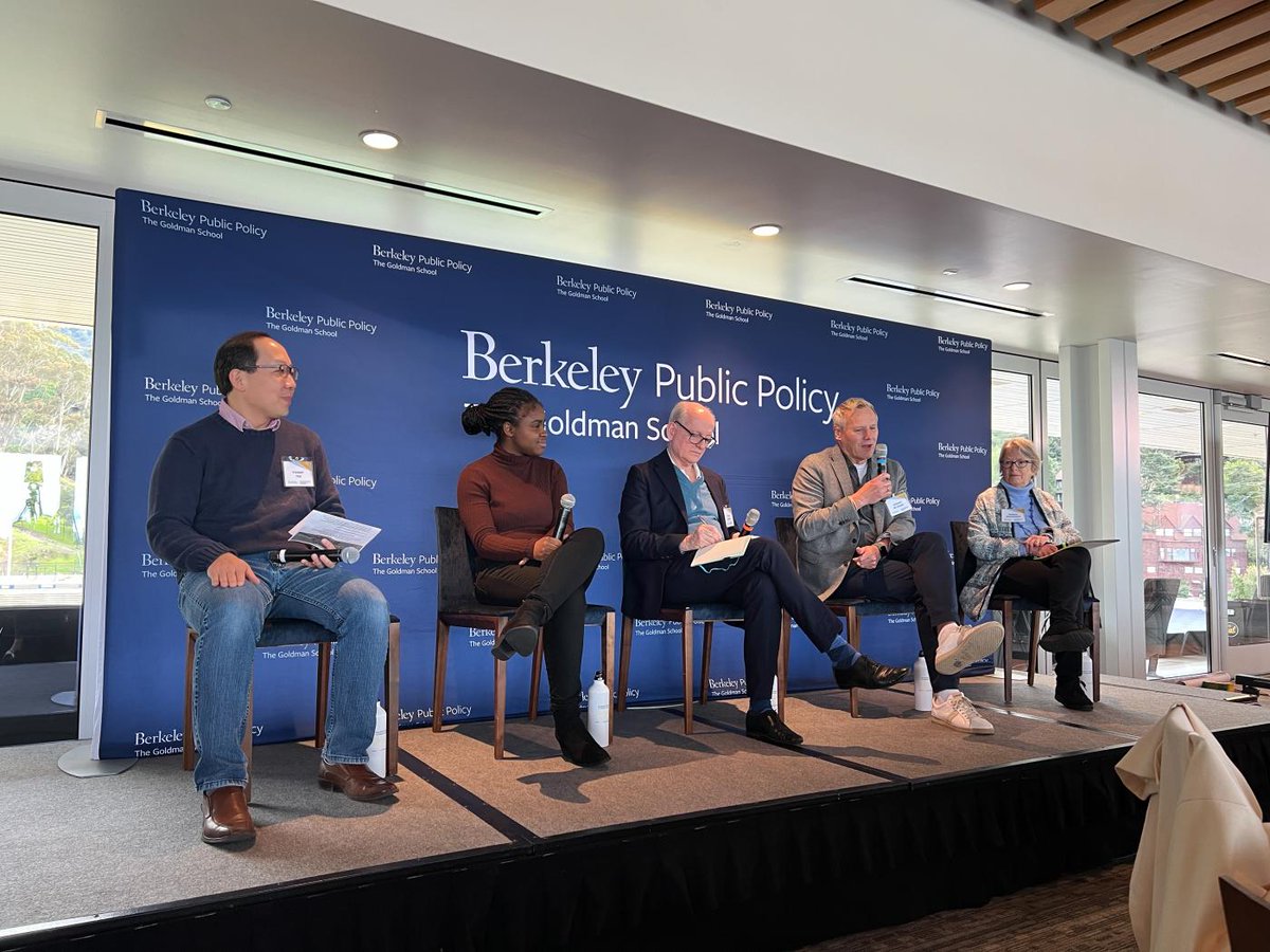 On March 7, the inaugural UC Berkeley Tech Policy Summit & Awards Ceremony tackled AI governance, trust and ethical tech. Computer scientists Stuart Russell and Deborah Raji also discussed European Union AI Act. Read @BerkeleyISchool’s story: bit.ly/3vshpdz