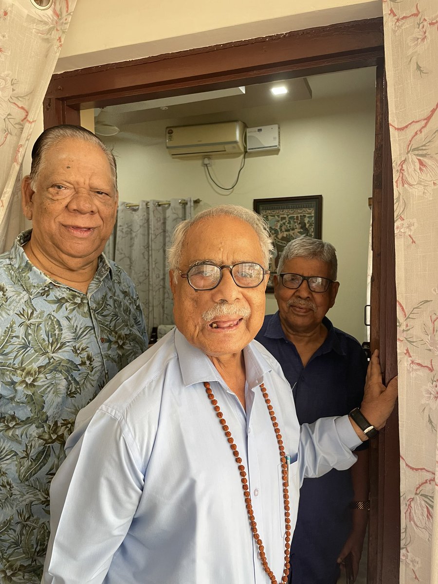 Dad’s friends of school & college 🙏visiting from #Rourkela ❤️& #USA 🇺🇸 ❤️

#FriendsForLife #WeekendFun 

#Above80AndStillChargedUp 😉❤️🙏 #SeniorCitizens 🙏