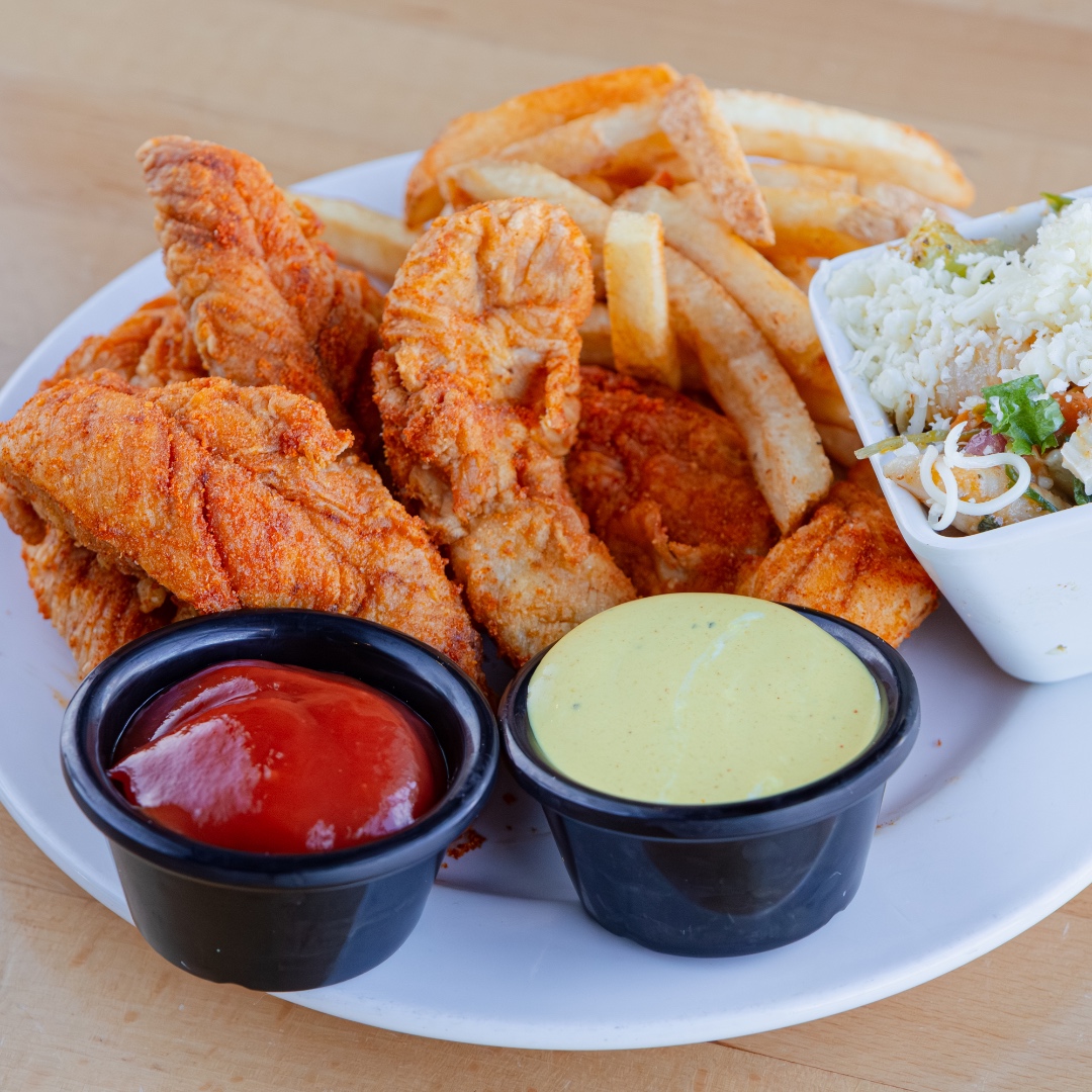 There is always that 1 friend who will order chicken tenders no matter what's on the menu! Tag them in the comments below! 

#classicchickentenderplate #chickentenders #classicchoice #weallhavethatonefriend #youknowwho #fooddebate #chicken #food #bigkahunawings #bkw #knoxvilletn