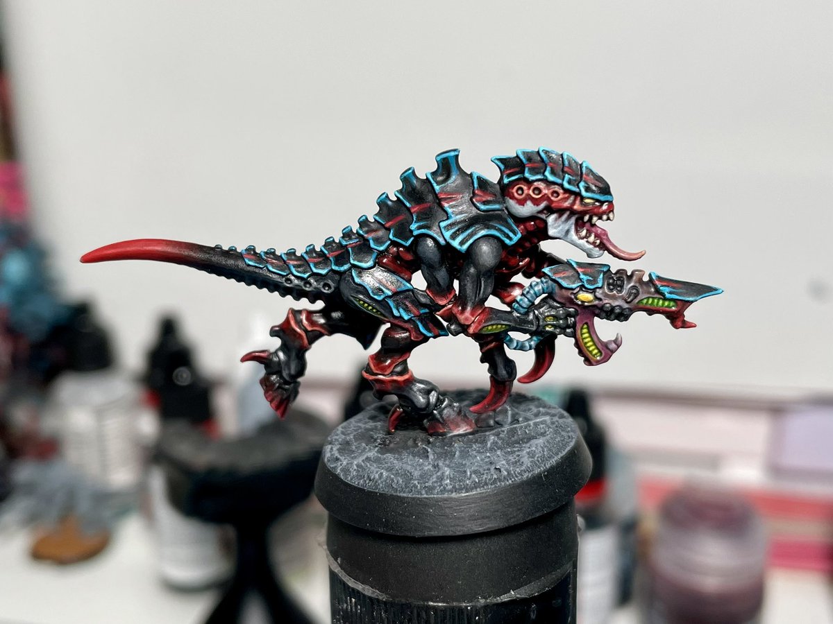 WIP - #Tyranid #Termagant
There's still a little bit left to go, some corrections and then matt varnish. I have to admit, I struggled a lot more with the termagant than I should have, especially with a gun.

#termagants  #tyranids #WarhammerCommunity #paintingminiatures