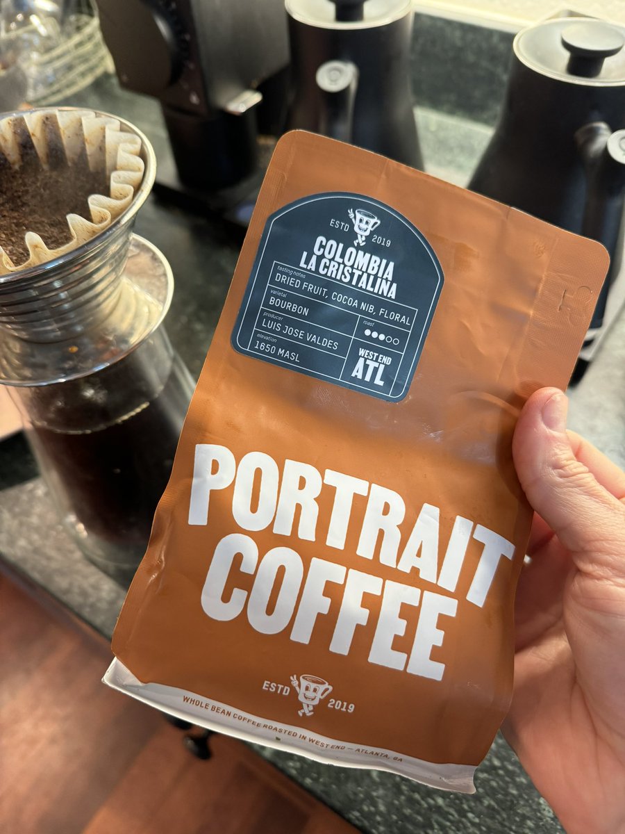 The folks at @portraitcoffee are making the finest product on the market right now. I’ve never tasted a better bean @fenderaa 👌🏼👌🏼👌🏼