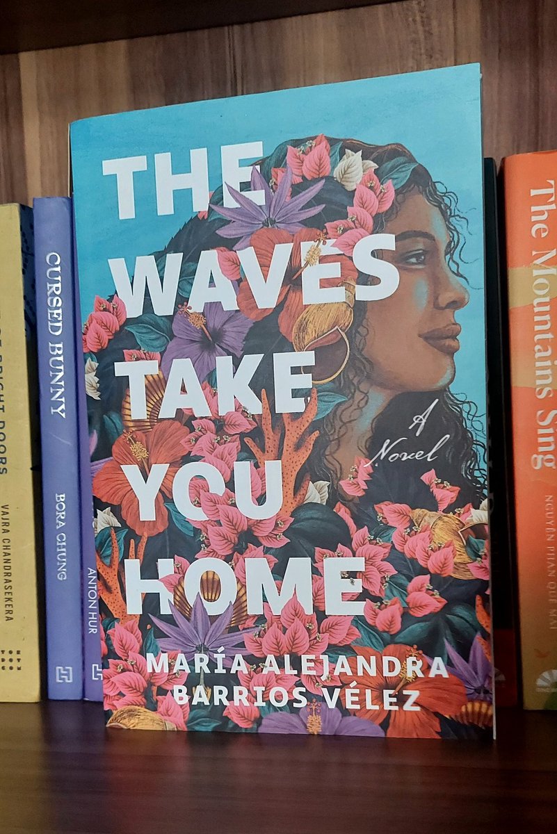 It feels like you're getting a peek into @MariaaleBave María Alejandra Barrios Vélez's home and heart when you read The Waves Take You Home. It's nothing short of a privilege.