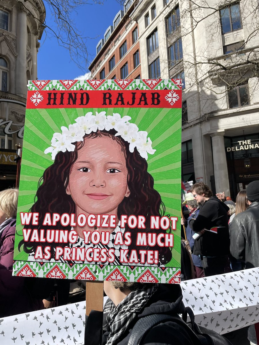 ZahirraD's tweet photo. Today’s march in London #SolidarityIsBeautiful https://t.co/KCtvCpHWxA