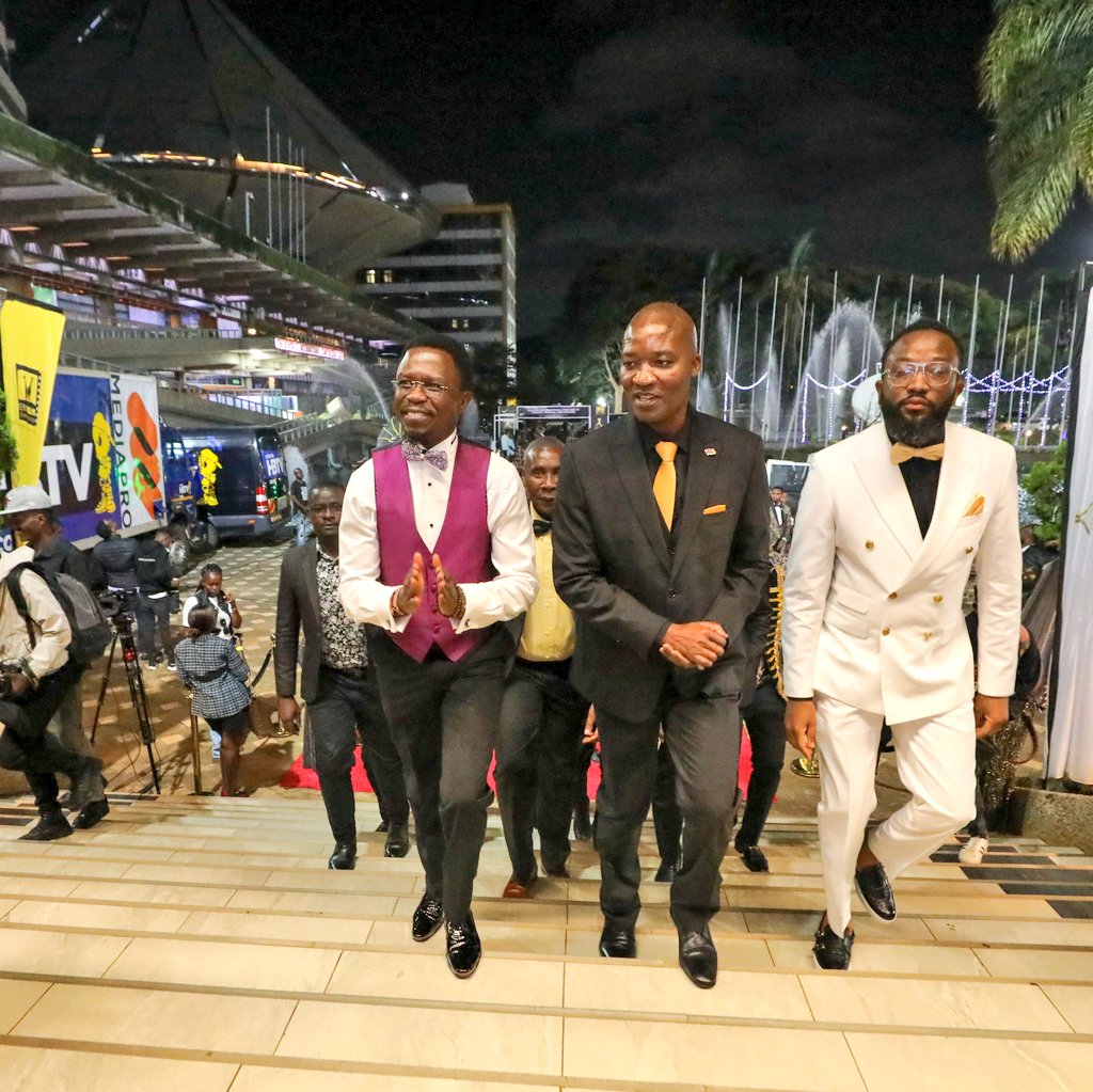 moyasa_ke's tweet photo. CS @AbabuNamwamba arrives at the KICC for the 13th Edition of Kalasha International Film and TV Awards, 2024, hosted by the @kenyafilmcomm.
#KalashaAwards2024 #TalantaHela #TalentsPay https://t.co/CaCP2vUy3u
