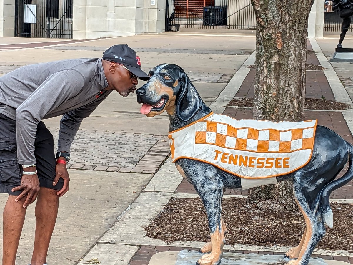 Did the great D Hopson choose the winner in the sweet 16 last night what do you think 🤔🤣🤣