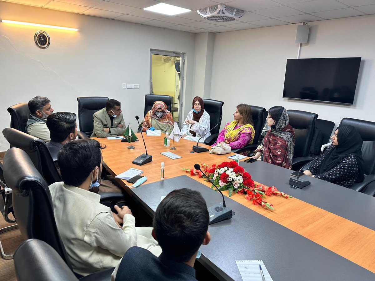 #POTENTIAL’s Principal Investigator Dr. @SaimAfaq564 visited the FG TB Centre in Rawalpindi today. She met the Medical Superintendent and TB staff to discuss project updates, get their insights, and recommendations for the upcoming full trial. #TB_Diabetes