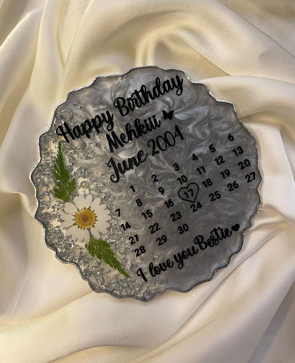 Resinify_'s tweet photo. This masterpiece is a testament to the love poured into every
creation. Ideal for gifting, or as a treat to yourself! #Resinify #Art
#Giftldeas https://t.co/mignYDe4dz