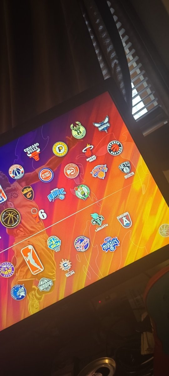 TTakedown422424's tweet photo. @NBA2K @2K why in the fuck are you a billion dollar org and I'm sitting here staring at your loading screen for 15 minutes. I have close the game 4 times and restarted my system twice. What the fuck man. I'm glad I didn't waste 70 bucks for this trash https://t.co/OXnJArtaU7
