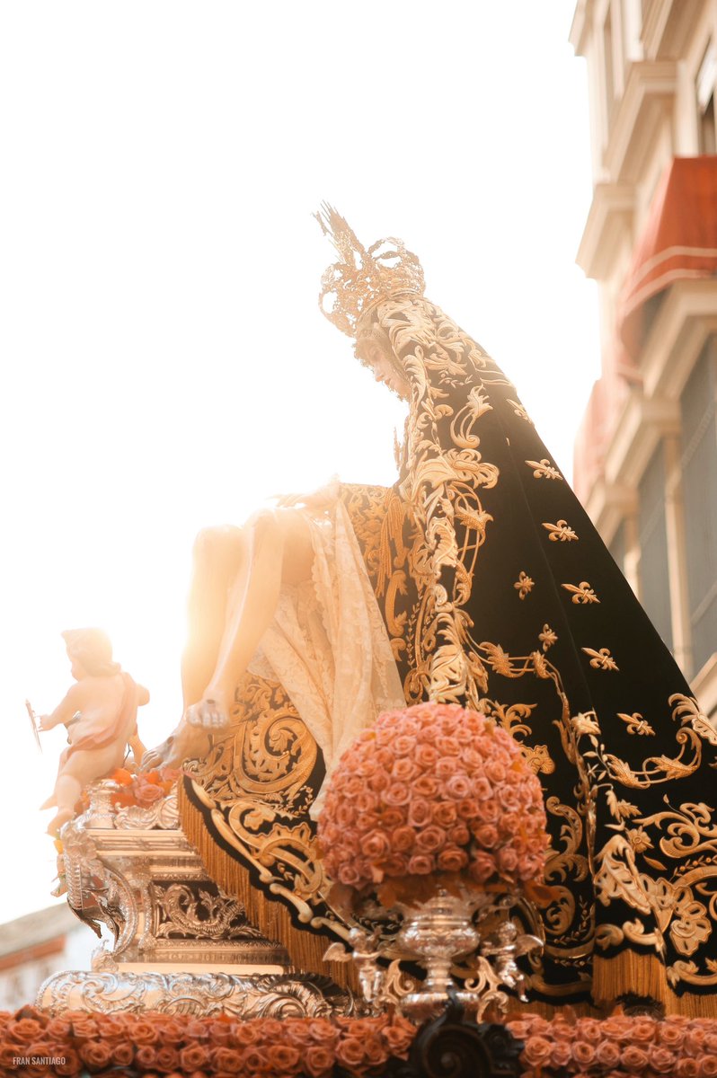 fransantiph's tweet photo. Cuando el sol cae.

#SSantaSevilla24 https://t.co/Hh8ioXNbaP