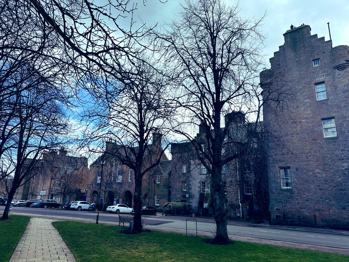 Scorpio1164's tweet photo. Zondag 24 maart 2024
#Invergordon #Olieplatforms het mooie in t stadje zijn de #InvergordonMuralTrails
#OutdoorArtGallery
#EmboBeach
#SealObservationPoint
#Dornoch heel mooi stadje
#Skelbo https://t.co/kZ0R9albfb