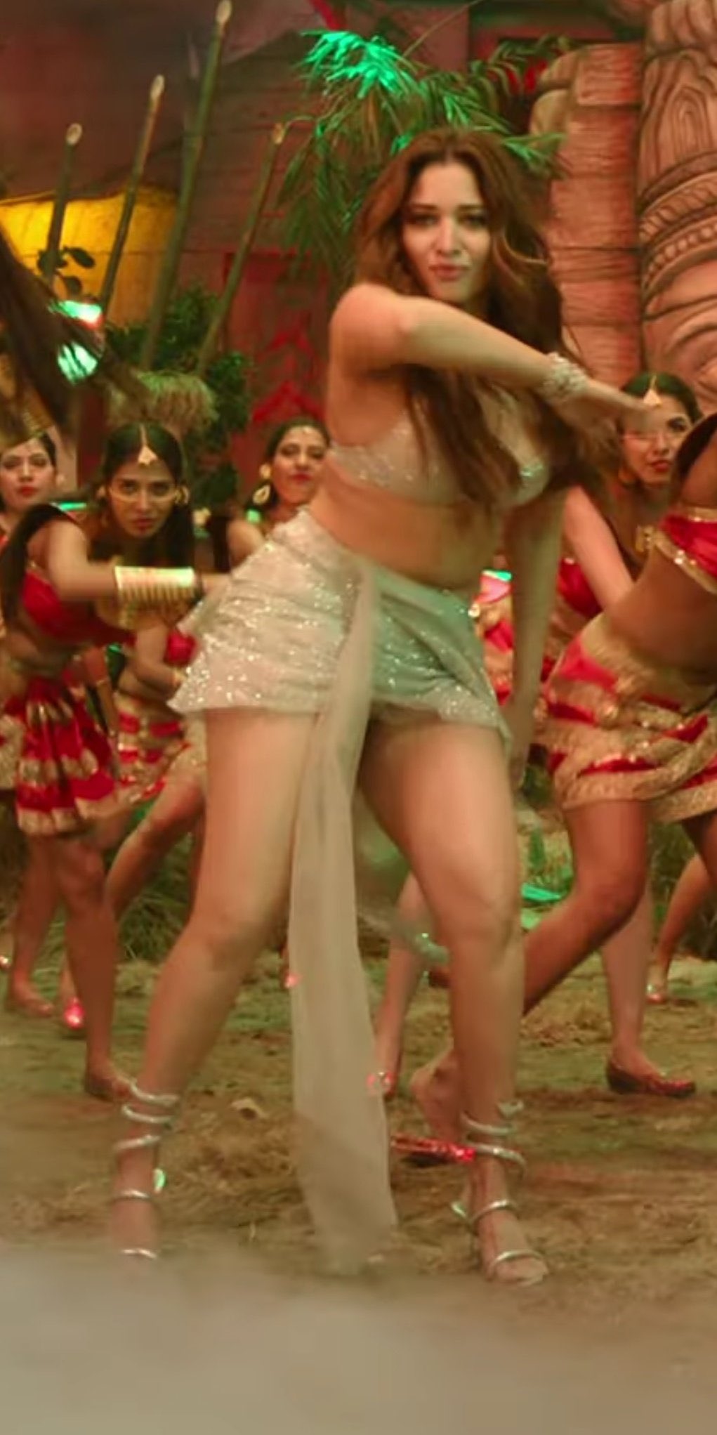 GJ7AZIYXAAAVEc6?format=jpg&name=large