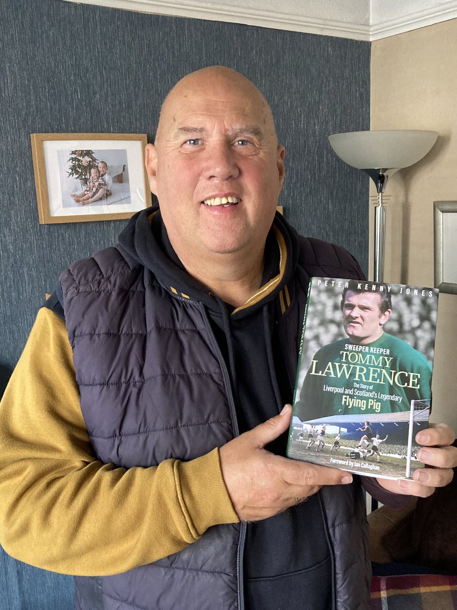 paulmoran62's tweet photo. Visit to @PritchardsBooks in Crosby this morning to get #SweeperKeeper the story of @LFC goalkeeper Tommy Lawrence, great to see author @PeterKennyJones @VoiceOfAnfield also @coaching1967 and Tracey (Tommys son and daughter)
Published by @PitchPublishing https://t.co/4COWMgweRE
