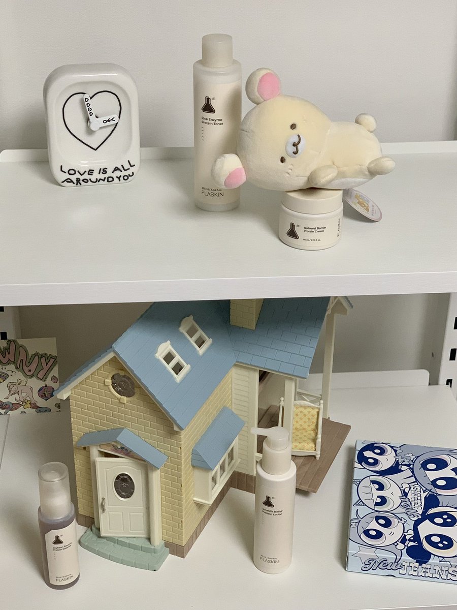 #gift 

넘버즈인이 새로 만든 스킨케어 브랜드인 플라스킨의 단백질 라인.. 아묻따 믿고 사용했습니다 🤍 속건조도 잘 잡아주고 피부가 쫀쫀해짐 토너 에센스 로션 크림 다같이 사용해줬을 때 시너지가 좋았구 성분도 순해서 어떤 피부 타입이든 부담없이 사용할 수 있을 거 같아요 <a href="/numbuzin/">넘버즈인</a> 🧴