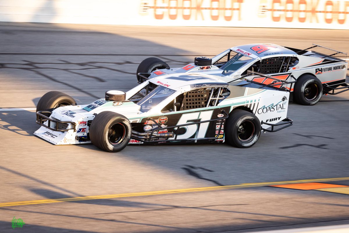 Bonsignore outlasts Silk in nail-biting finish at Richmond Raceway! 🏁💥 #NASCAR #Richmond #WhelenModified bit.ly/3TWXZXu