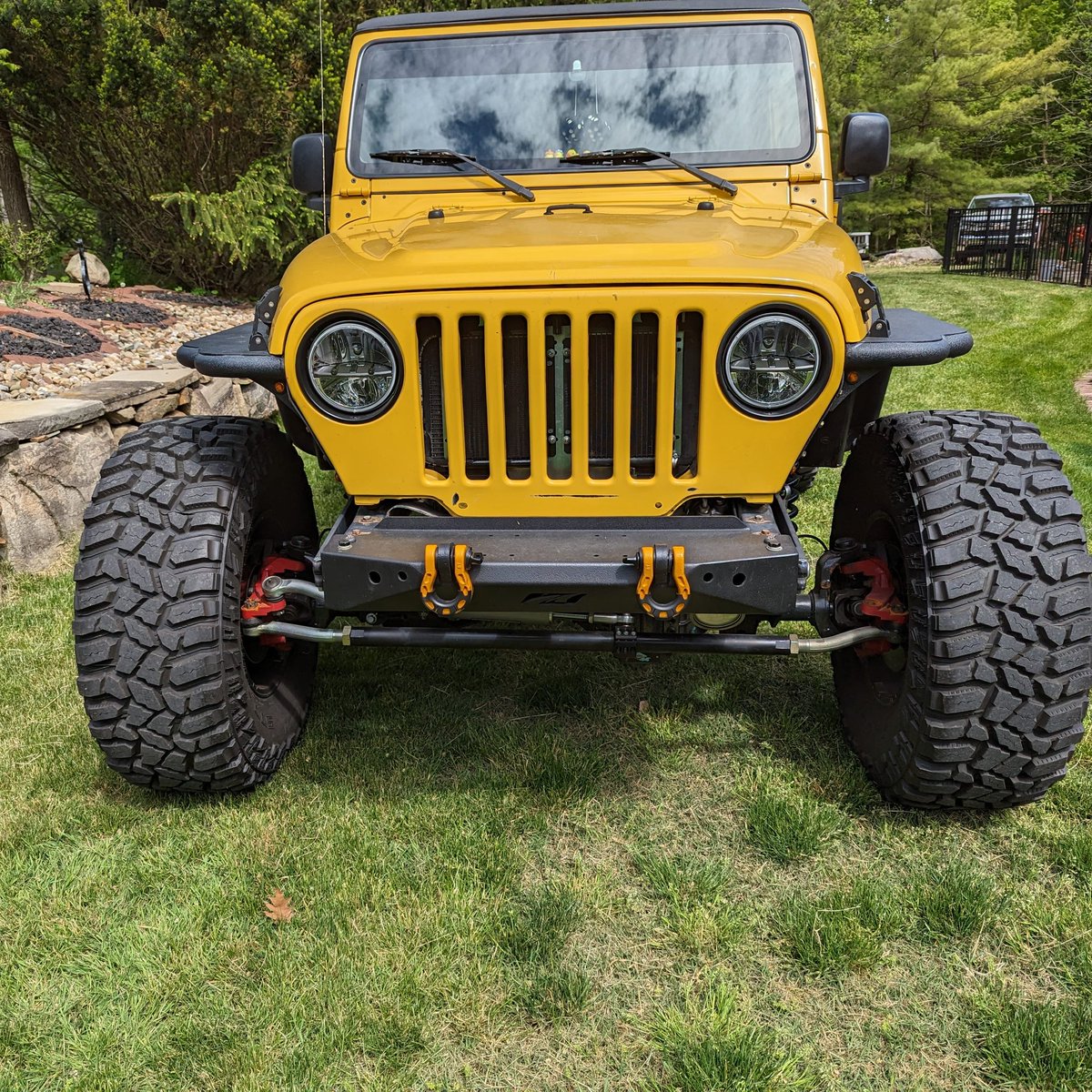 dannyknecht's tweet photo. Well hello beautiful 😍 it's nice to see you out and about #4jeepsdeep #jeeplj #ironrockoffroad https://t.co/QutoGGm4Ze