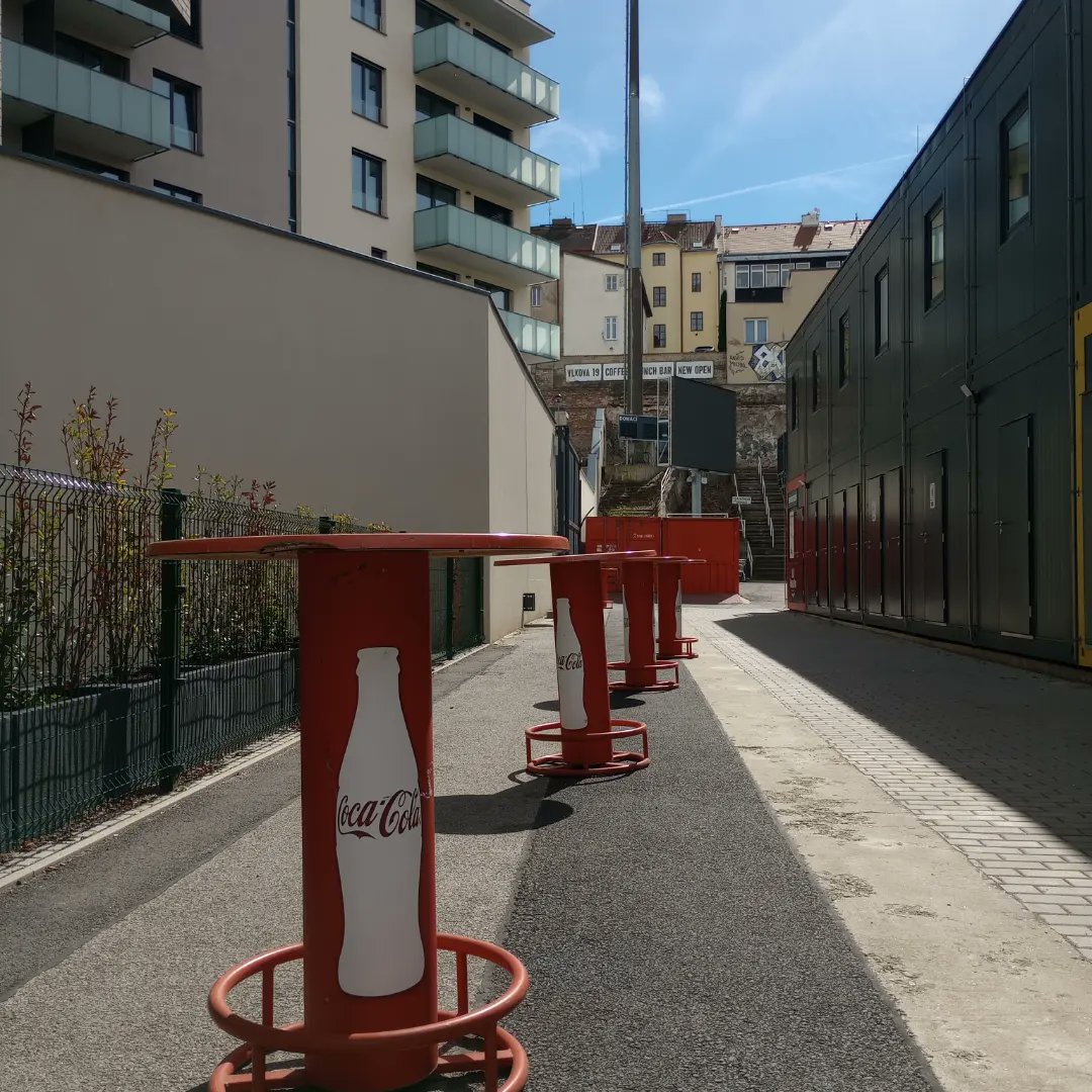 fkvz1903's tweet photo. Čtyři občerstvovací místa, navýšení počtu pultíků a stolků, abyste si mohli tu naši žižkovskou klobásu pořádně vychutnat. Zítra se na vás těšíme! 🤍❤️

#obcerstveni   #profans https://t.co/5oV0cwklsX