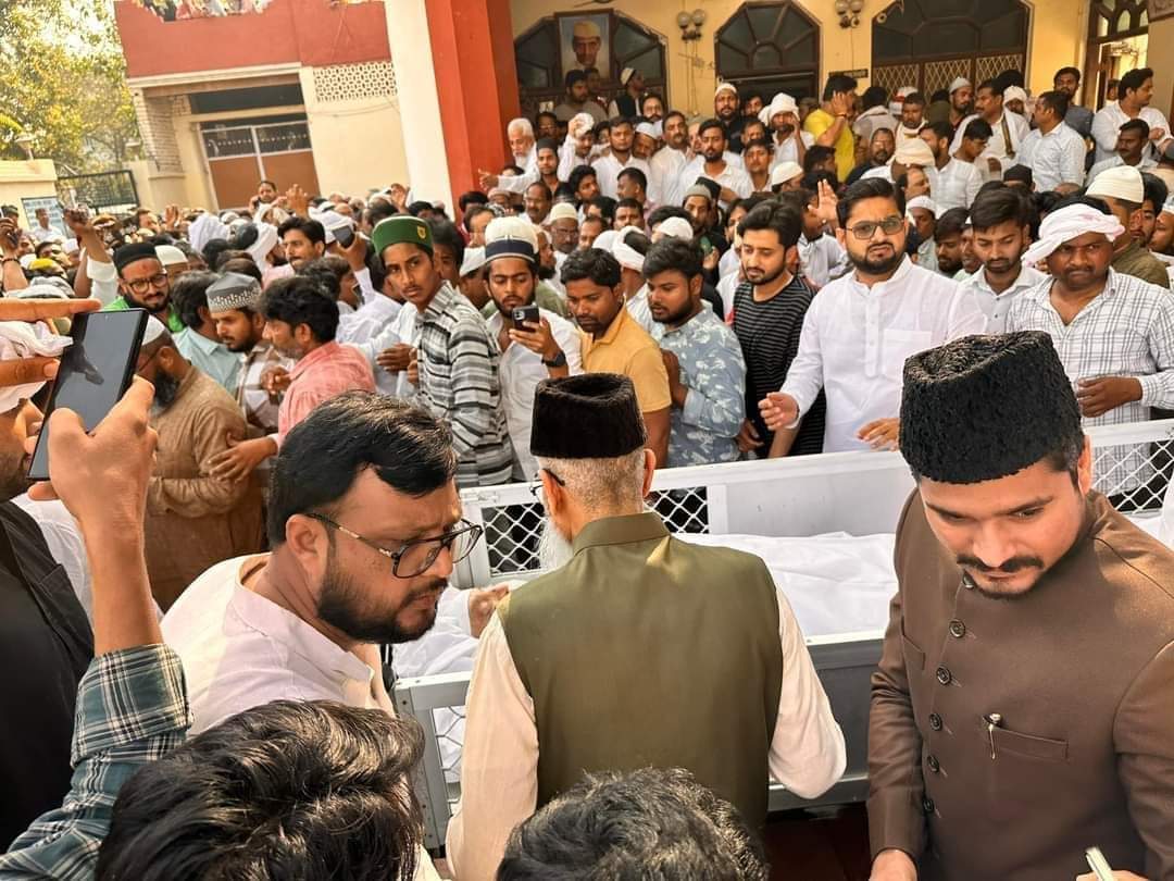 HasnatjamalEf's tweet image. किरदार ईमानदार रखना।
जनाजा शानदार निकलेगा।
अलविदा #MukhtarAnsari
#MukhtarAnsariDeath