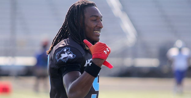 'I think what stood out the most was the family atmosphere I got as soon as I walked in.' Top 100 Cornelius (N.C.) William Amos Hough CB Samari Matthews visited Penn State for the first time on Friday and he recapped the experience @Lions247. VIP: 247sports.com/college/penn-s…