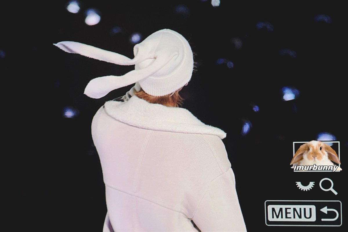 240330 팔로우어게인 인천 
오늘 토끼 한마리 신나게 뛰어 다녔지 🐰🤍
#조슈아 #JOSHUA