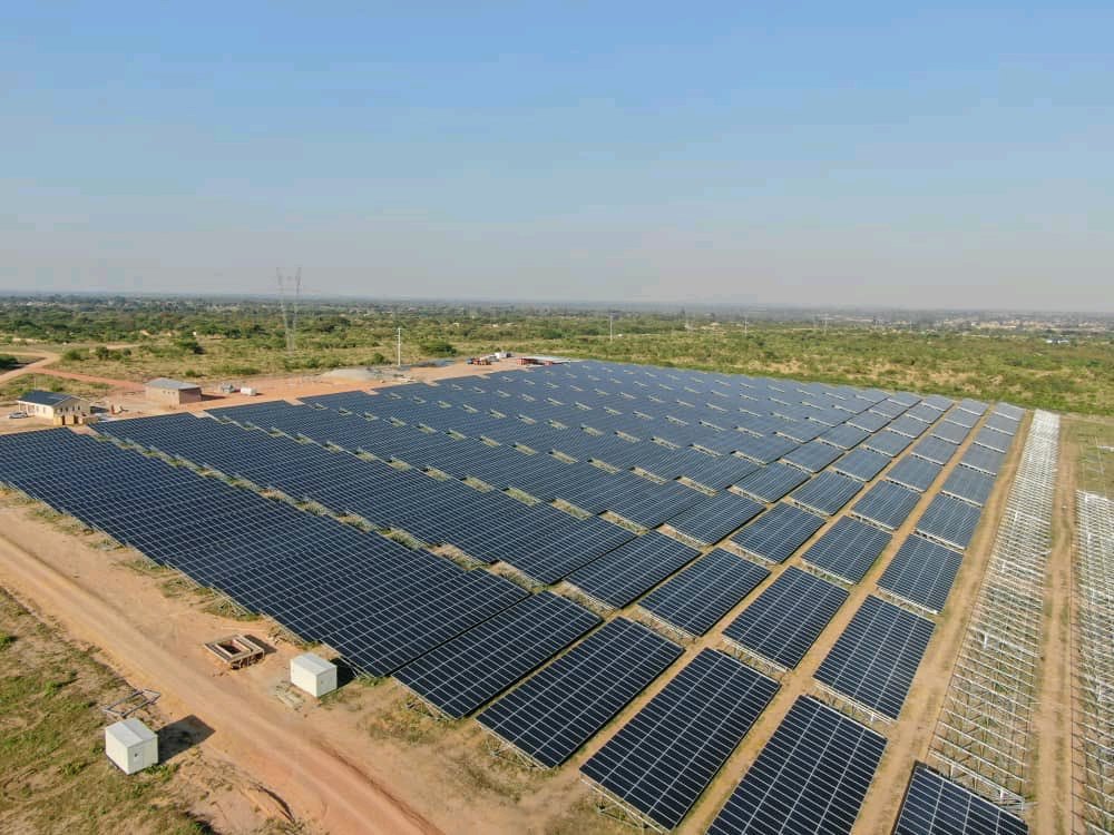 #NDS1 Harava Solar Park Power Plant in Seke, Dema, is nearing completion. The Solar plant will contribute to the national grid and will assist Zimbabwe in attaining Middle Income Economy status by 2030. @ZimGvt_NDS1 @RMuzezuru @VulindlelaNdab2 @DeptCommsZW @Twinsis50497431