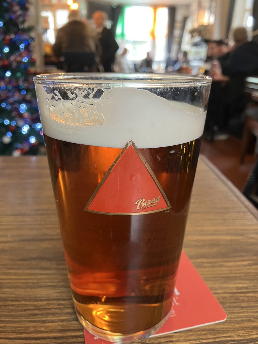 StymieSi's tweet photo. Pub 2724, Three Horseshoes, Whitwick. A brilliant boozer to celebrate #NationalBassDay 🔺. It also appears to be Christmas 🎅🏼 and St Paddy’s Day ☘️. Outdoor loos amazing but left phone indoors #TooTrusting So friendly, proof you don’t need a carpet to have a good time 👍🏻 https://t.co/i1wUaQ9nj9