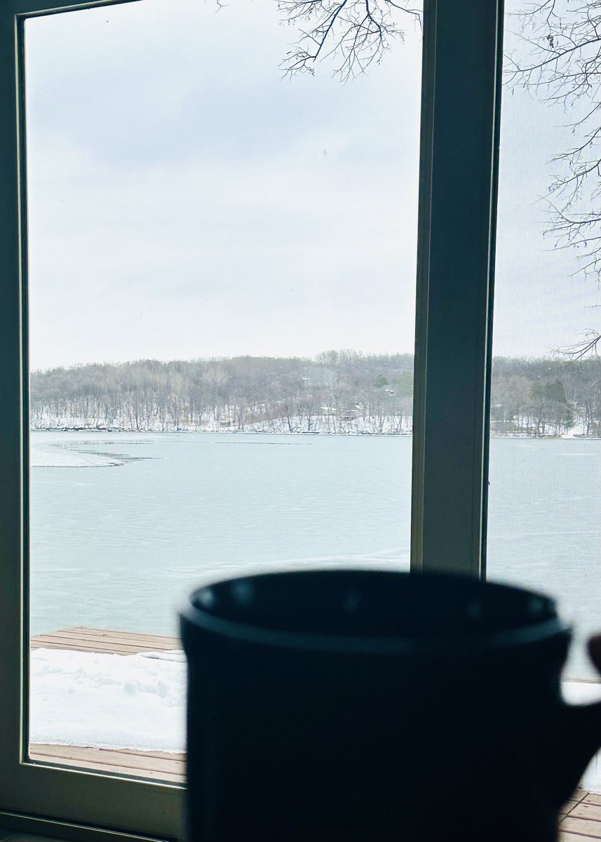 KristinGreyson's tweet photo. Short, restive stop in @OtterTailCounty on the way to see the family this weekend. Nice to wake up to this view. 😍🌊🧘🏻♀️.
Wishing everyone a #HappyEaster! 🐰🐣
#MNLakes #OnlyinMN @MNLakeliving @OnlyInMN #FindYourInnerOtter https://t.co/4OjZgo6dDY