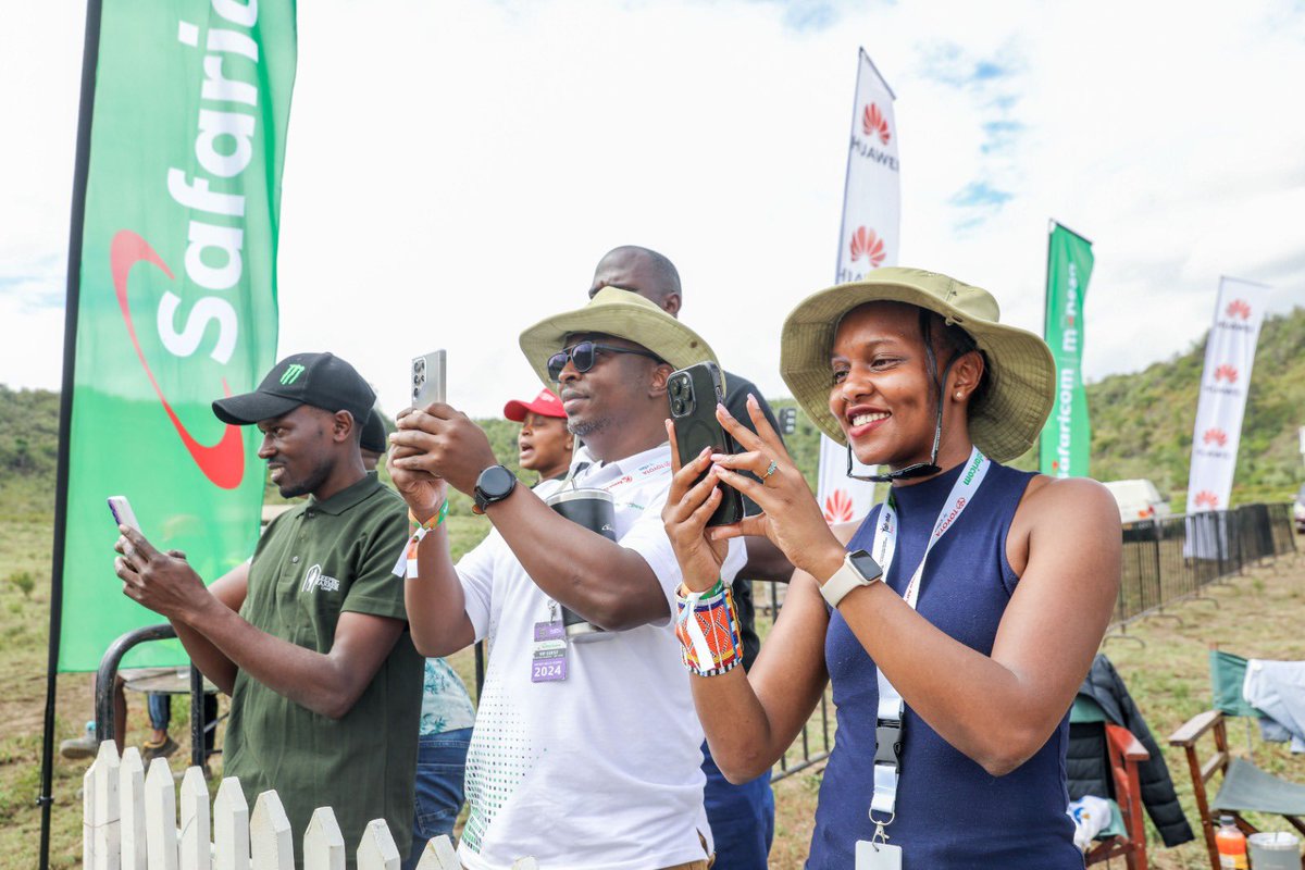 SafaricomPLC's tweet image. All smiles over here! It’s been a Superfastastic day! 🙌🏾😎🏎️💨 #LifeElevated #SpeedElevated #ExperienceElevated #WRCSafariRally