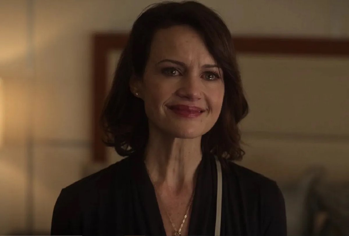 With a Performer of the Week Honorable Mention to #TheGirlsOnTheBus’ Carla Gugino tvline.com/lists/jay-hayd…