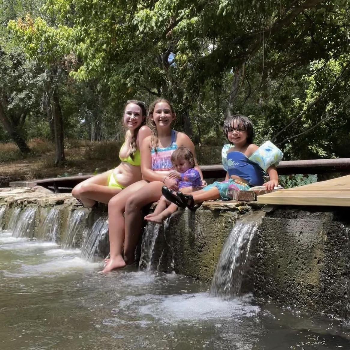 sonsriocibolo's tweet photo. Son's Island Getaways offers cozy riverside cabins. Cabins offer a perfect escape from busy life into serene paradise. #islandlife #cabinlife #riverview #riverretreat #riversidecabin #cabinlife #cabinfever #cabininthewoods #relaxation #serenity #serenitynow #paradiselife https://t.co/nd2YGP2O4u