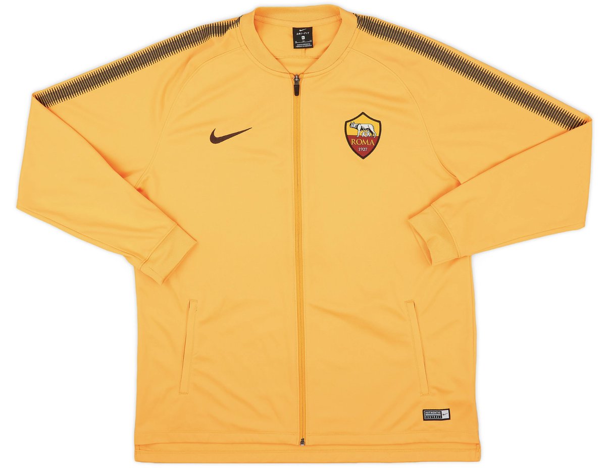 trivelashirts's tweet photo. 🎉GIVEAWAY🎉

Giving away not 1, not 2, but 3 Brand New beauties🍾

Prizes:
1 - BNWT Bordeaux Away 17/18, XL
2 - BNWT Benfica Home 18/19, M
3 - BNWOT Roma Training Jacket 17/18, L

To enter, just follow me, like &amp; repost this tweet &amp; tag 2 friends!

Reposts massively appreciated! https://t.co/CUs0nvEUzU