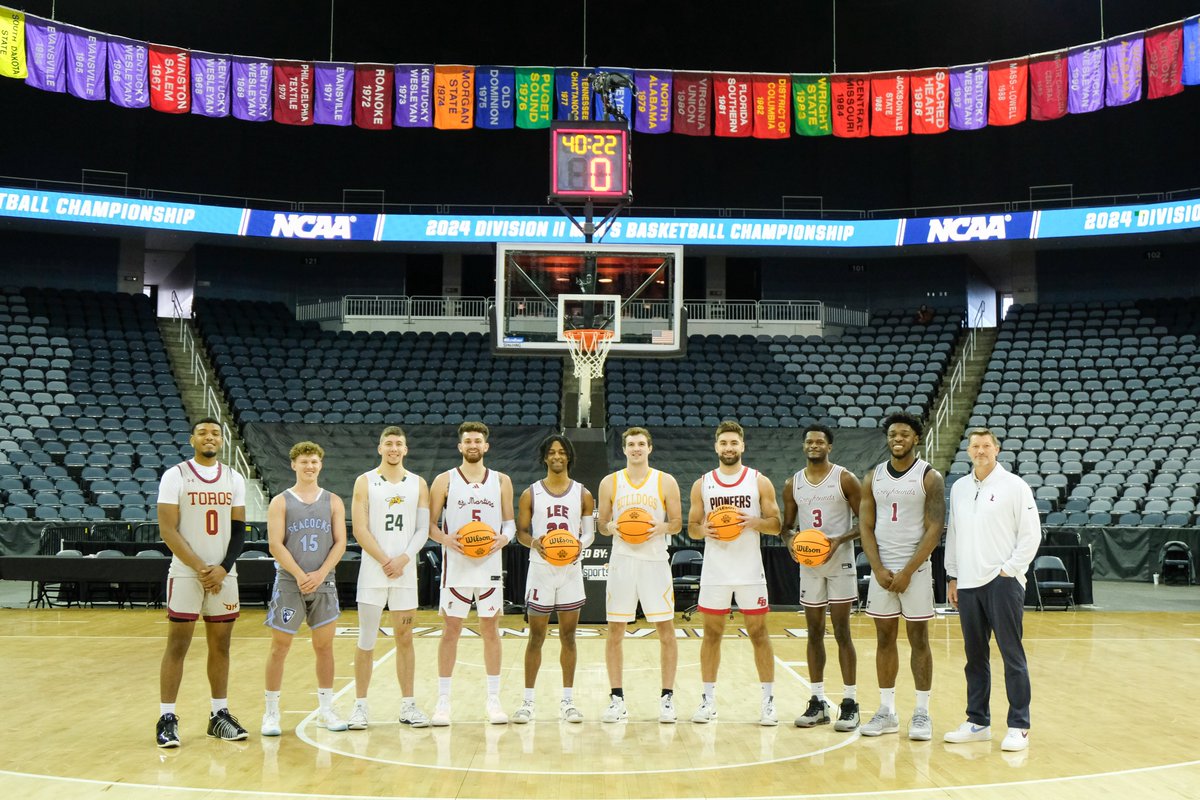 ICYMI: Drew Blair represented @UMDBulldogs in last night's NABC Division II All Star Game, helping lead the West All Stars to a 139-118 victory! 14 points, 5 rebounds, 1 steal FG: 5-13 (38.5%), 3PT: 4-12 (33.3%) #MakeMoves x #BulldogCountry 🐶🏀