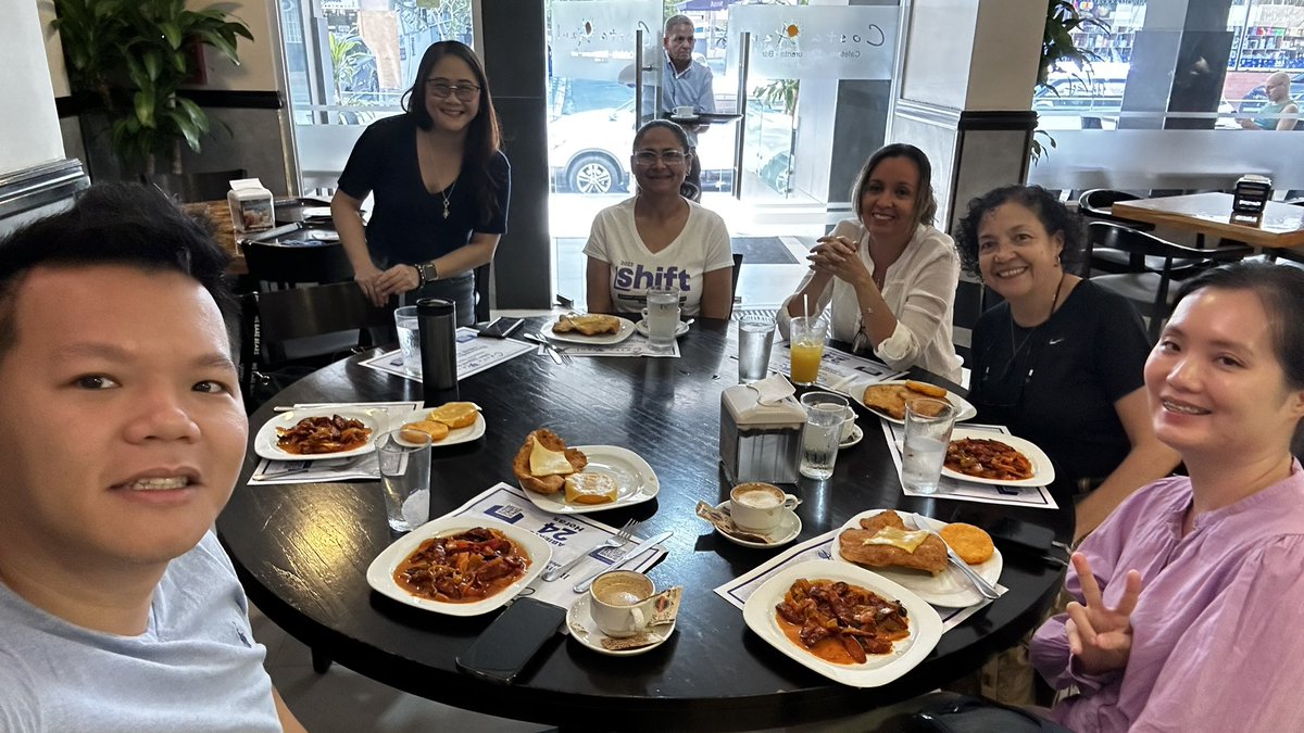 PrisPK1301's tweet photo. @somoscdi @HyenukChu @juluwong @mjmatheusa Reunion CDI Panama, desayuno tipico https://t.co/KpeqWKuZAQ