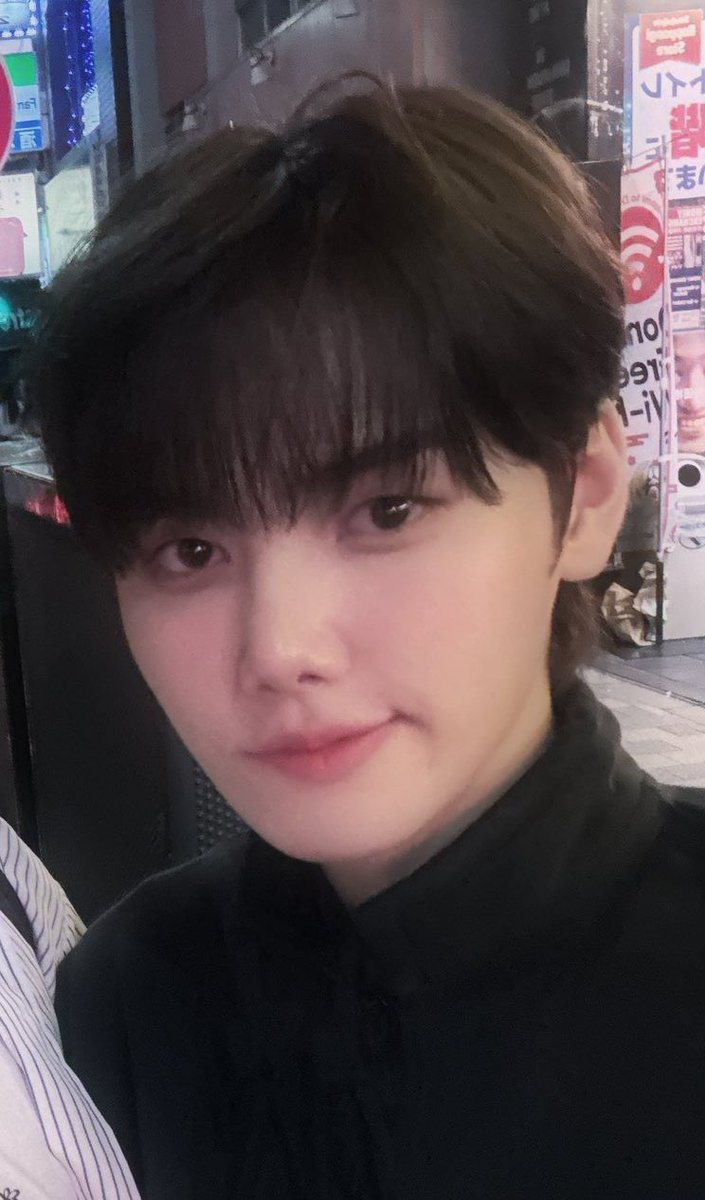 저같은경우
민희셀카에서 실물을 담앗다. 
라고 느낀적 정말.거의. 없엇는데
담아냇다.. 라고 생각 중입니다