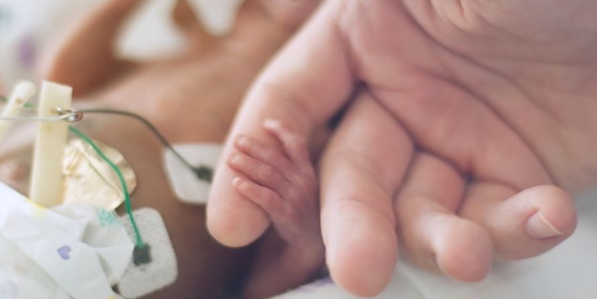 Easter eggs aren't the only things hatching this season! 🐰🌷 Neonatal units are buzzing with the pitter-patter of tiny feet and the sweet sounds of new beginnings. It's someone's first Easter this weekend. May it be a good one! #neoTwitter #1steaster