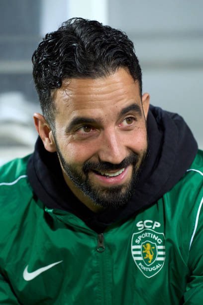 theflankerID's tweet photo. SEDIKIT MENGENAL RUBEN AMORIM, KANDIDAT PELATIH LIVERPOOL

@bergasss coba bedah seperti apa gaya set-up Sporting CP di bawah Amorim, tipikal cara timnya menyerang, tipikal cara timnya bertahan. Serta kelebihan personalnya. Dan, apakah ia cocok dengan Liverpool?

[UTAS] https://t.co/sTeGMk5dYA