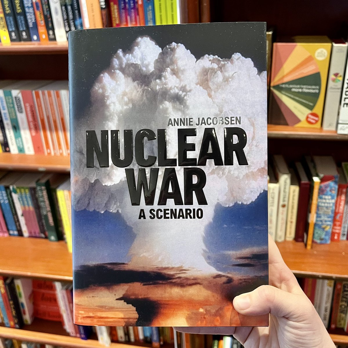 Nothing like a minute-by-minute account of the lead up to nuclear war to pass the long weekend! A genuinely fascinating, if totally terrifying, read. 🧨