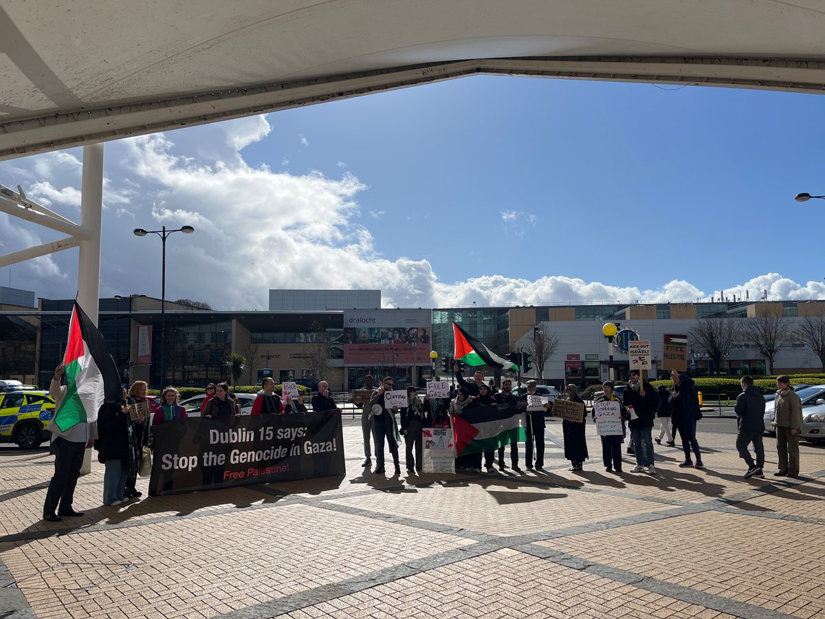 The local Dublin 15 For Gaza group is out in force today to demand a boycott of McDonalds and Starbucks and to expel the Isreali ambassador #freegaza #FreePalesine