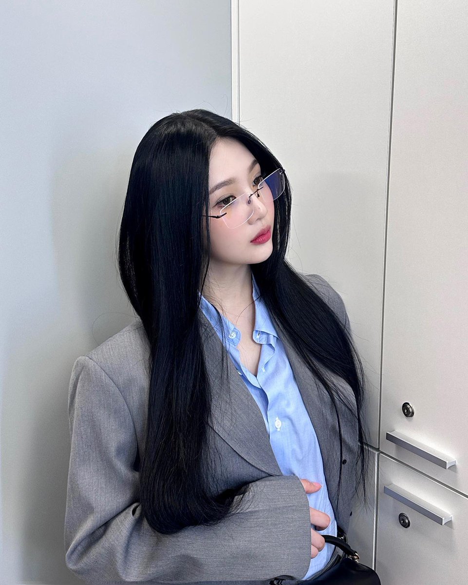 jetsaimes's tweet photo. CEO PARK SOOYOUNG https://t.co/1MPPCbDuQI