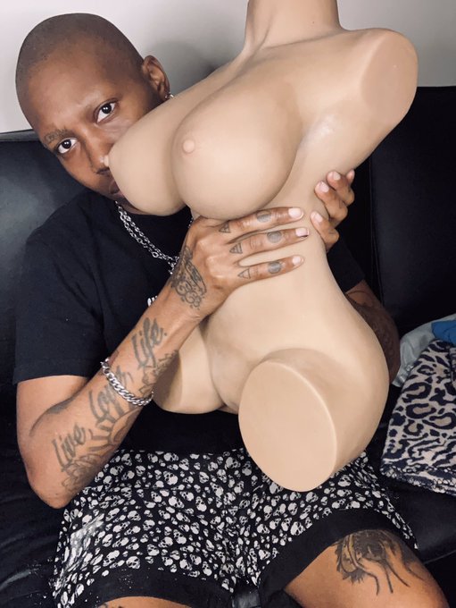 I made a pornhub page for me and Sophia 😁 https://t.co/Hmz2bJHSxt