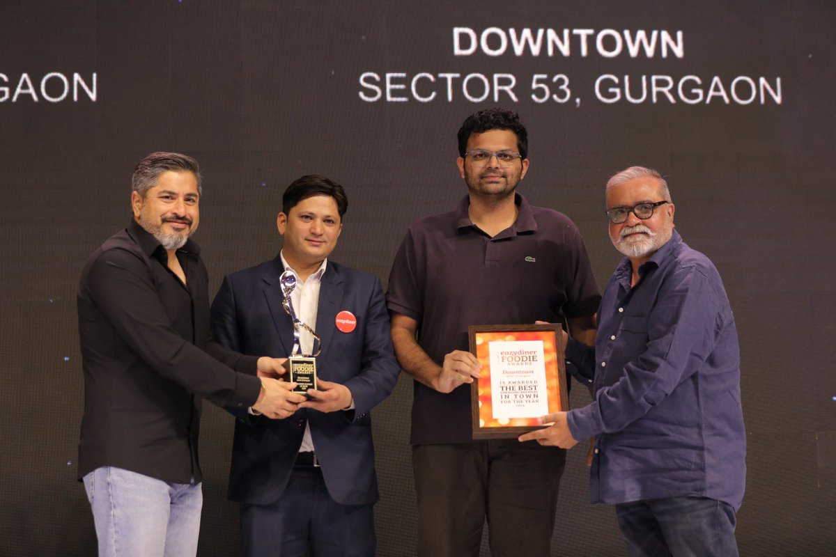 eazydiner's tweet photo. Cheers to Downtown, Gurgaon or brewing their way to the top and winning Emerging Brewery in Town! 🍻 #EazyDinerFoodieAwards https://t.co/X8cLdd98L8