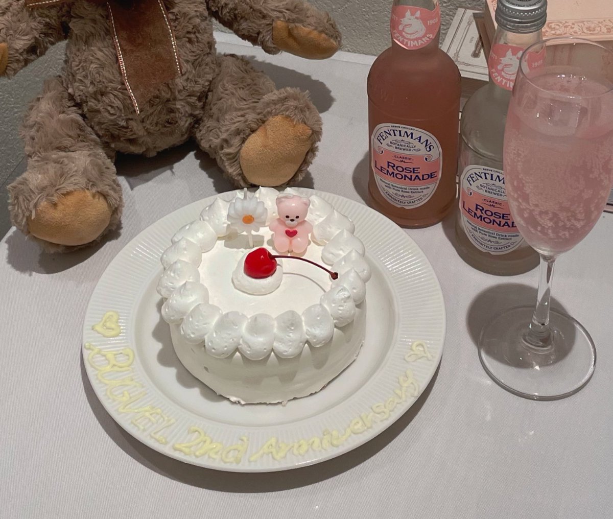 Ra_iosoq's tweet photo. BUGVEL、2周年おめでとう🍀❤️
（こんなギリギREBRAで申し訳ない）　

あなたたちの笑う姿に本当にいつも幸せをもらってます。
今までもありがとうだし、こんなREBRAですがこれからもよろしくお願いします🙀😾🫶
BUGVEL愛してるよーーー！！

 #BUGVEL_Debut_2nd_Anniversary
 #BUGVEL2周年おめでとう https://t.co/ma8QB5RTeu
