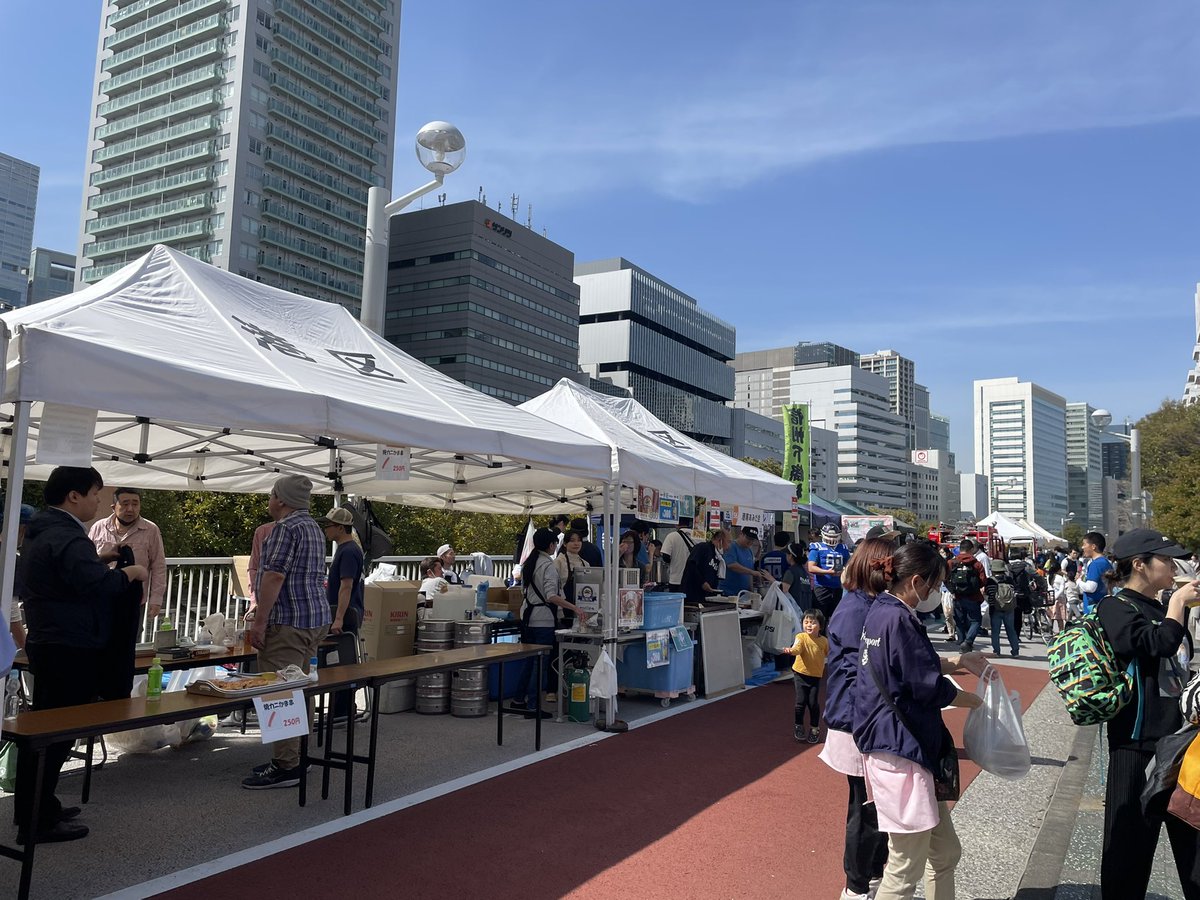 今日は、朝は町会のバス旅行の見送り、その後は港区立麻布いきいきプラザ・みなとリサイクル清掃事務所作業連絡所開所式、区 内の団体のお花見会や港南ふれあい桜祭りに参加しました。|港区|港区民ニュース
