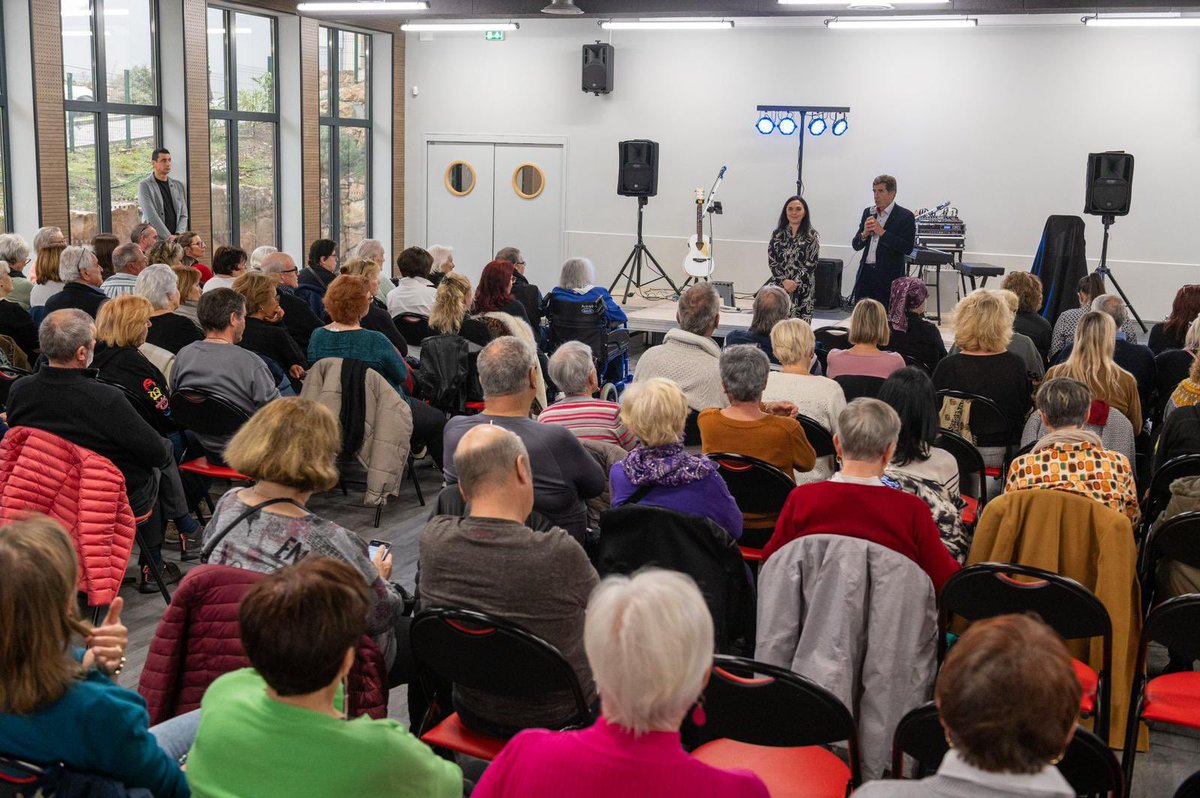 C’est un hommage à Michel #Polnareff qui rassemble cet après-midi 150 de nos seniors à Gilette où j’ai été accueilli par la sénatrice @demas_patricia. Un concert exceptionnel proposé dans le cadre du 5ème Printemps des seniors. Jusqu’au 9 juin, 16 000 de nos aînés pourront…