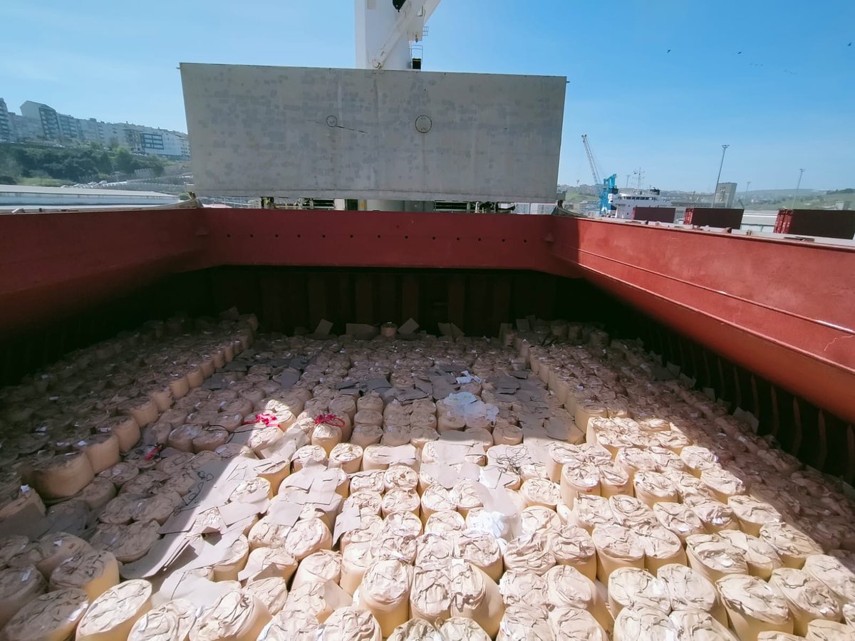artimet_'s tweet photo. We are in Bandirma, this time our cargo is big bagged cargo. The discharged continues under our supervision.
#Bandirma #Turkiye #BigBag #Discharging #Tally #Damage #Quality #Quantity #inspection #Netherlands #China https://t.co/55ALsy9iDK