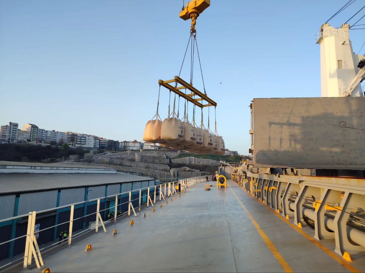 artimet_'s tweet photo. We are in Bandirma, this time our cargo is big bagged cargo. The discharged continues under our supervision.
#Bandirma #Turkiye #BigBag #Discharging #Tally #Damage #Quality #Quantity #inspection #Netherlands #China https://t.co/55ALsy9iDK