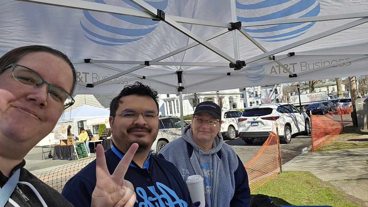Milford Extravaganza with Marc Rsm Milford Mall and Marcia from samsung! <a href="/emilywiper/">Emily Wiper</a> <a href="/firas_smadi/">Firas Smadi</a> <a href="/D_Zargos/">Dan Zargos</a> <a href="/TheRealOurNE/">#OurNE</a>