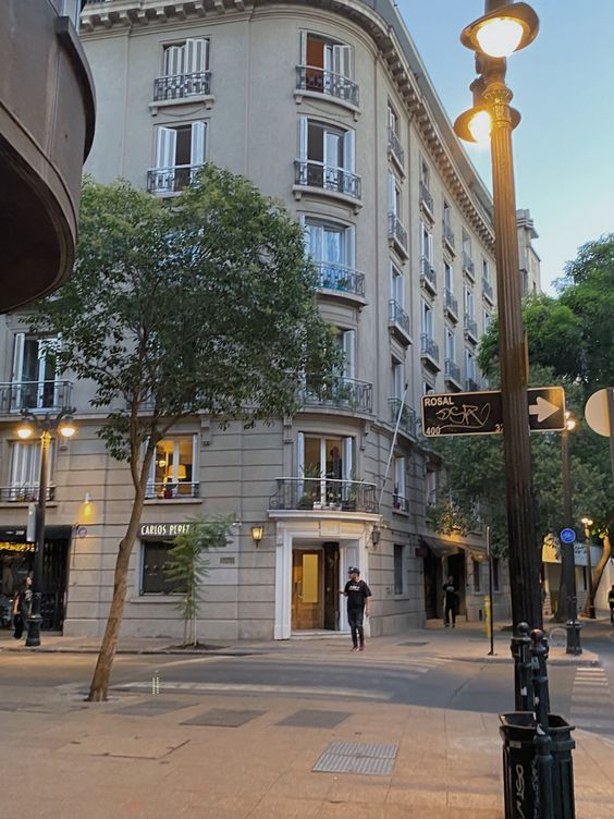 oscarscinematic's tweet photo. La ville où vous êtes né + core sur Pinterest https://t.co/pr8CWm77sj