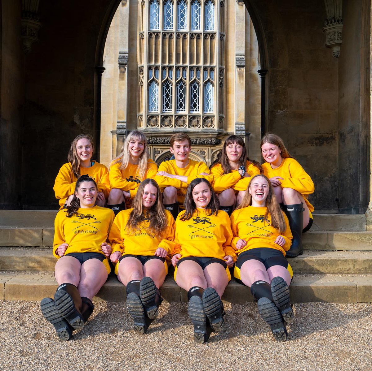 Good luck to Molly Foxell and to all the other members of the @CUBCsquad crews rowing in today's Boat Race. Molly is rowing at 6 in Blondie, which races Osiris at 15:01. Coverage is live on BBC1: bbc.co.uk/iplayer/live/b…