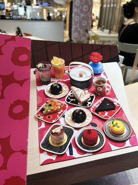 カフェがかわいい🖤❤️ ，でも私の気持ちは複雑です